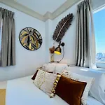 Boutique Cortes De 3*