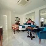 Boutique Cortes De Hotel 3*