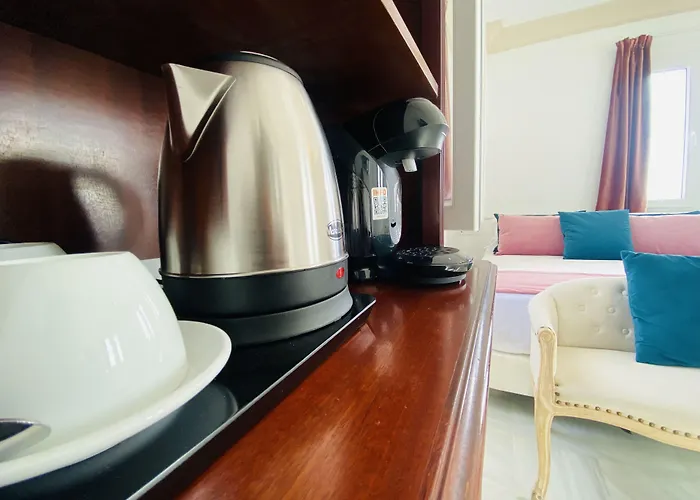 Boutique Cortes De Hotel 3*